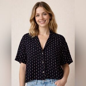 Urban Outfitters Arrow Shirt Black Short‎ Sleeve NWT